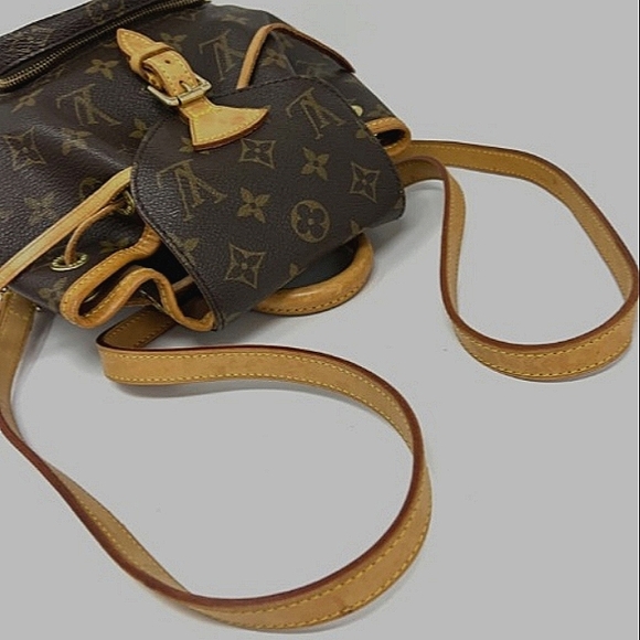 LOUIS VUITTON MONOGRAM MONTSOURIS BACKPACK. - Picture 5 of 6